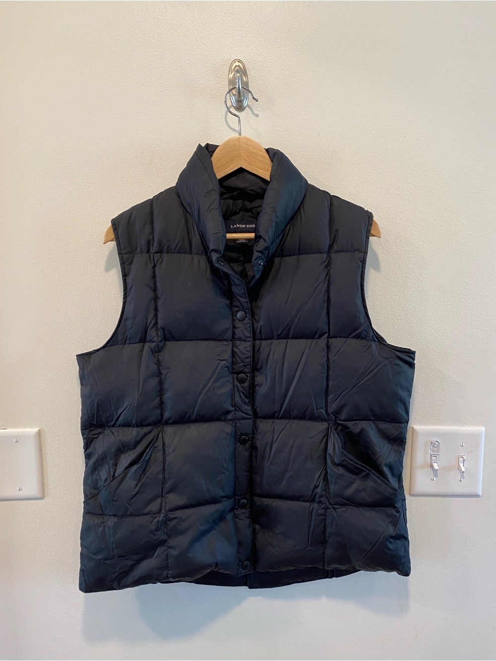 Land's End Womens Max Down Puffer Vest size Medium black 80% down goose quilted